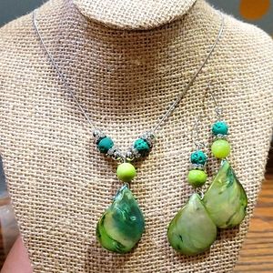 Green Seas Aromatherapy Necklace Set